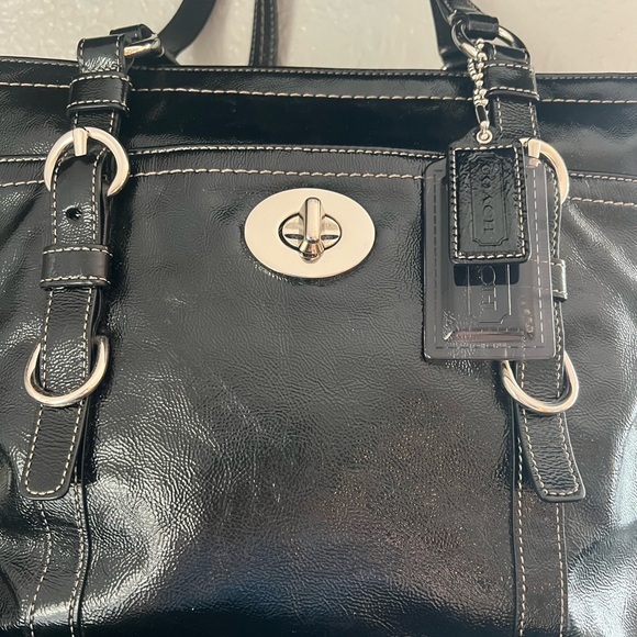 Coach Chelsea Black Patent Leather Turnlock Shoulder Bag - Picture 4 of 14